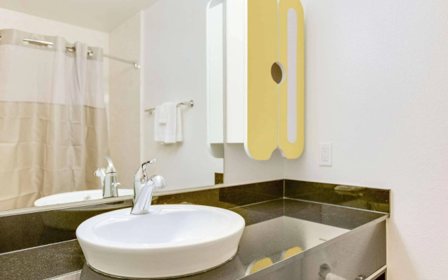 Sonesta Simply Suites Houston W Beltway