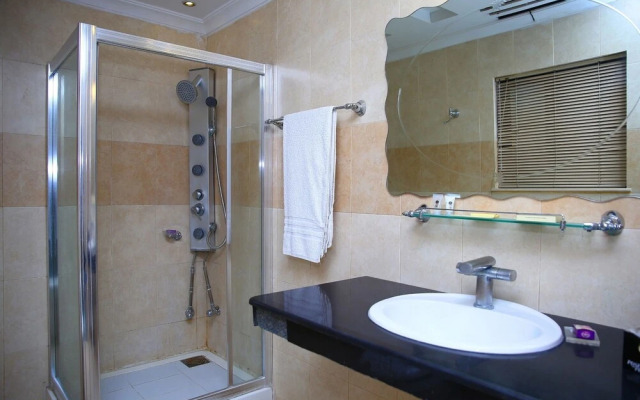 Safari Club 3 Bahria Town