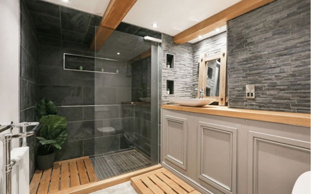 Stunning 2 Bed Property