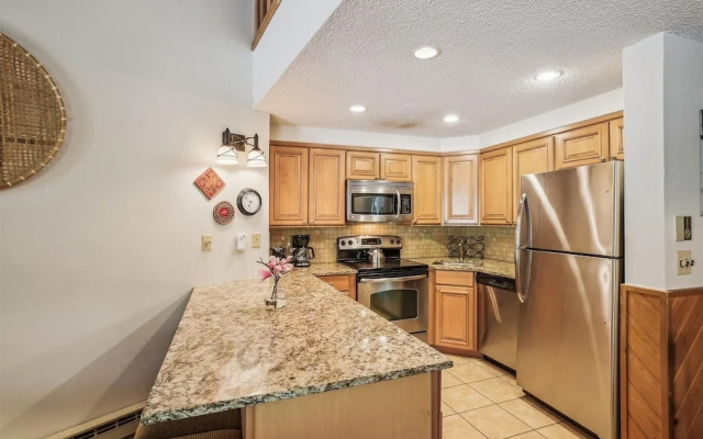 Pine Ridge 11e 2 Bedroom Condo