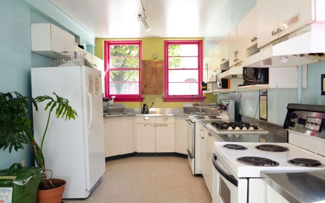 Ocean Island Inn Backpackers Suites - Hostel