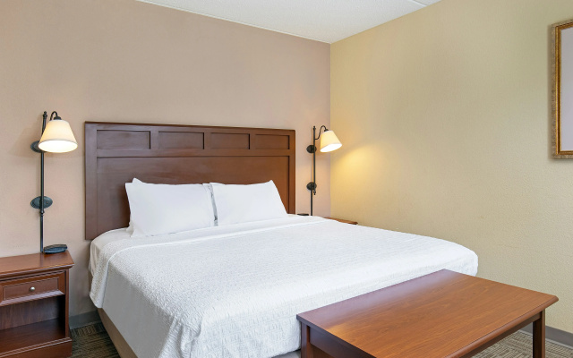 Hampton Inn & Suites Madisonville