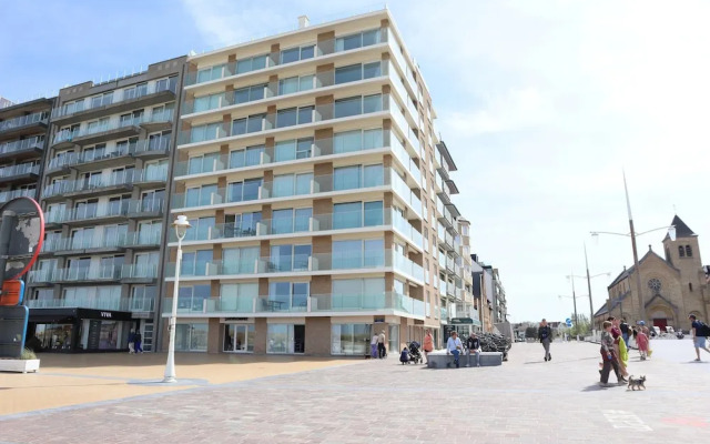Apartment in Nieuwpoort With sea View