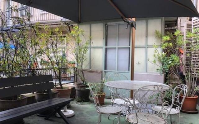 Les Serruriers - Appartement Spacieux avec Terrasse & Parking