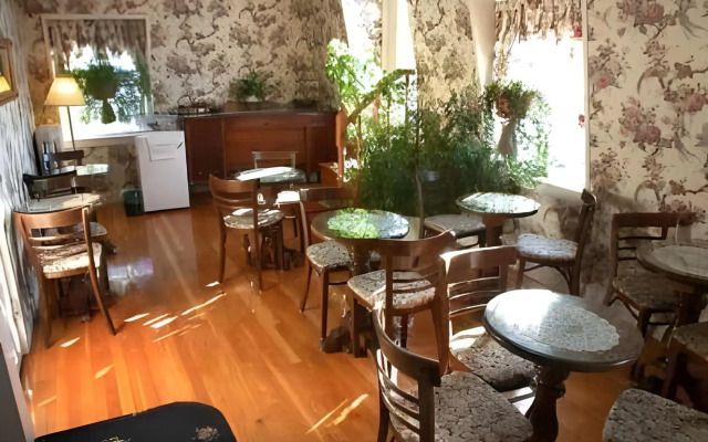 The Outlook Inn