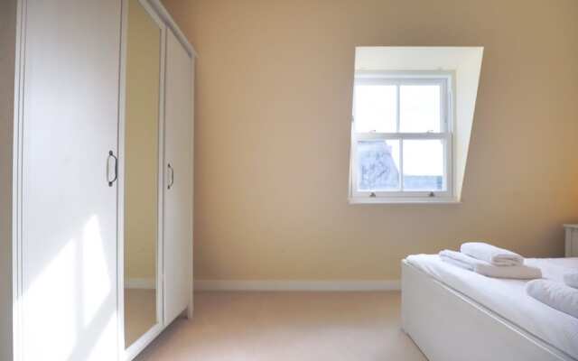 Comfortable &Bright Family Home - Imperial Wharf