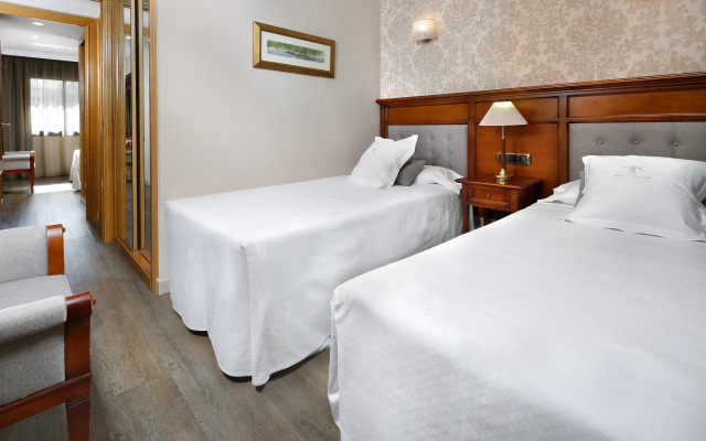 Hispanos 7 Suiza Apartament Restaurant