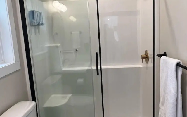 The Lodge on Harrison Lake