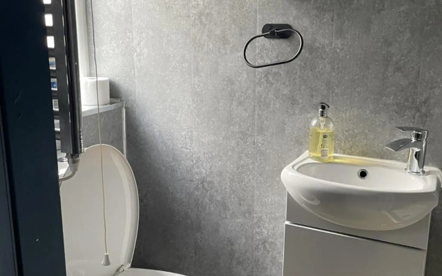 Luxury studio apartment near Birmingham citycentre