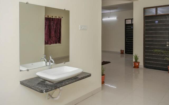 OYO 28790 Hotel Metro