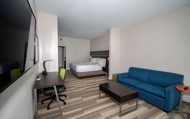 Holiday Inn Express & Suites Tonawanda - Buffalo Area, an IHG Hotel