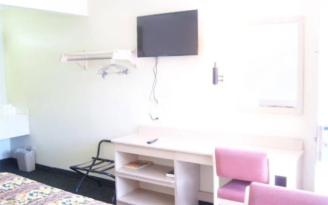 Americas Best Inn - Macon