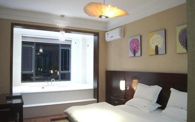 Dali Encounter Hotel