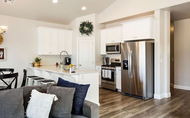 Zion Sunrise by RedAwning