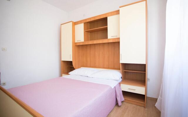 Ana - quiet and peaceful - A2(4+1)