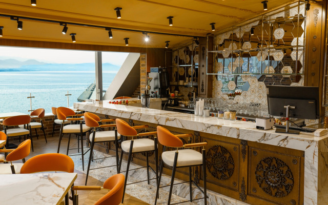 Numa Port Hotel