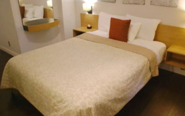 Touchstone Hotel - City Center