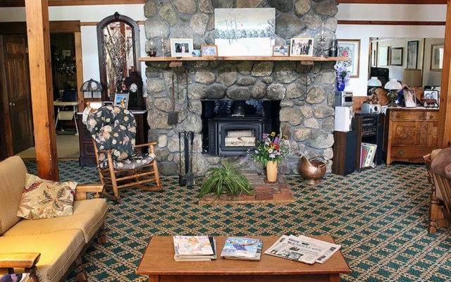 Carlson's Lodge
