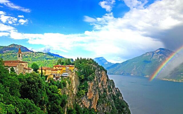 La Quiete 27 Lake view by Gardadomusmea