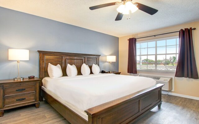 The Palmer Inn & Tennis Club