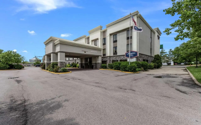 Hampton Inn Columbusi70ehamilt