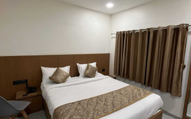 Urban Stays Service Apartment