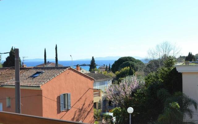 Appartement Le Lavandou, 1 pièce, 4 personnes - FR-1-251-230