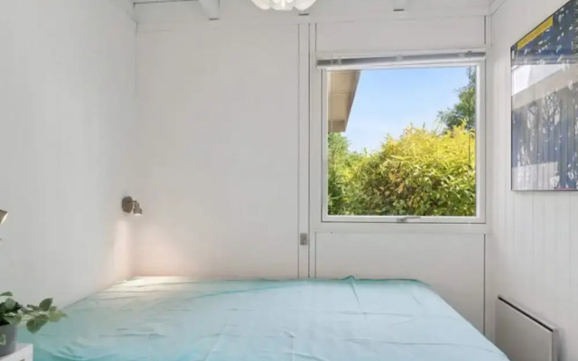 6 Person Holiday Home in Dronningmolle