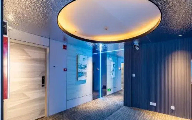 Chengbai E-sports Hotel (Xinyang Xintiandi Life Plaza)