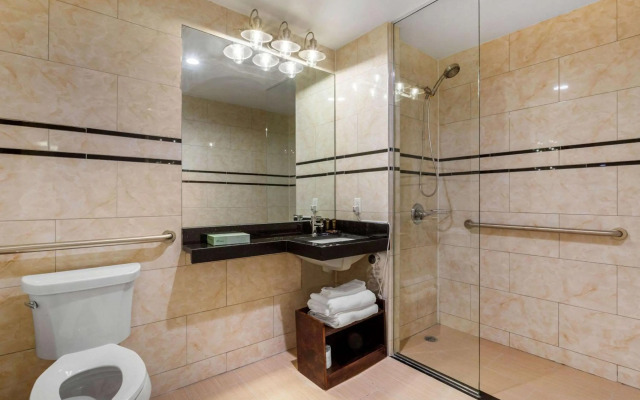 The L Hotel