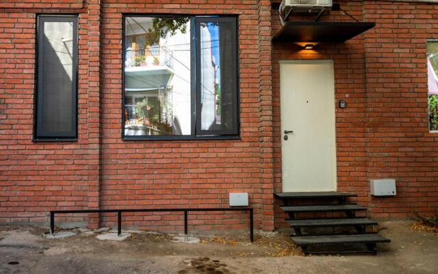 Stylish 1BR apt Close to Rustaveli Avenue