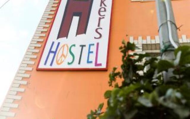 Van Backpackers Hostel