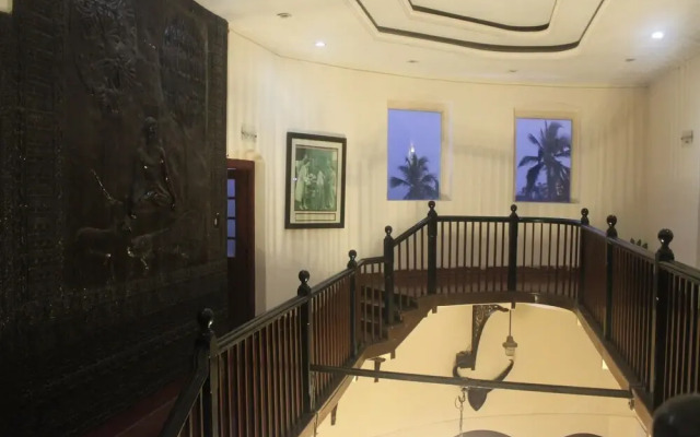 OYO 3010 Chanakya BNR Hotel