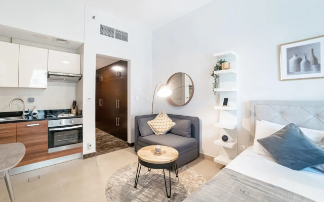 Deluxe Studio with Marina Views in Sparkle Towers