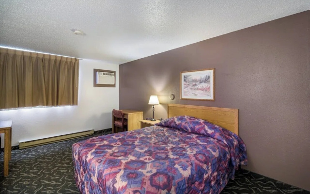 The Roosevelt Hotel & RV Park Gateway to Theodore Roosevelt National Park-Medora-on i-94