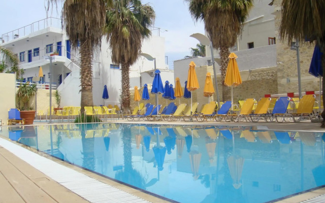Kassavetis Center - Hotel Studios & Apartments