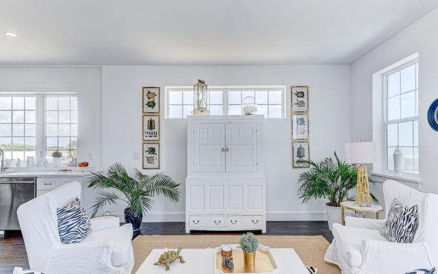 Anastasia Beach House by Vtrips