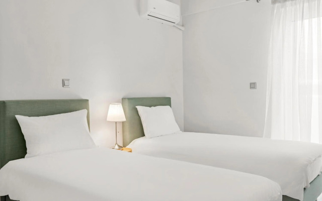 BillyMare central Glyfada apartment