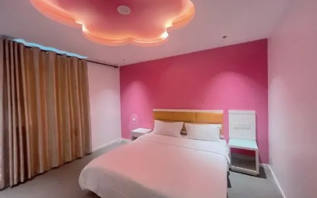 Kunshan Rongding Hotel (Yushan Square Subway Station Branch)