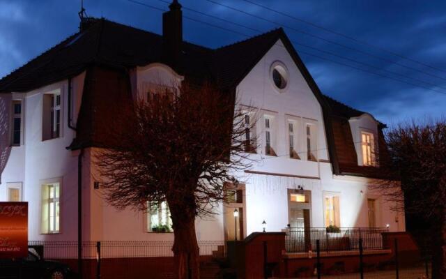 Pałacyk w Pakości Hotel