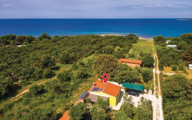 Awesome Home in Peroj With Wifi and 2 Bedrooms
