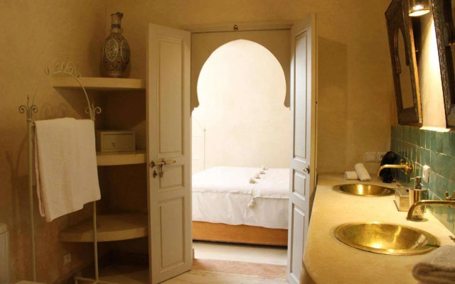 Riad Emberiza Sahari