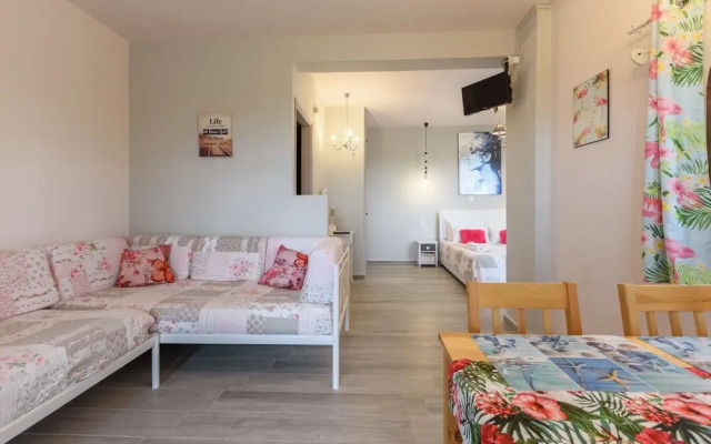 Bungalow Next TO THE Beach IN Malia