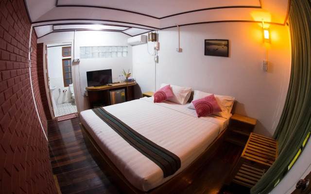 Thiri Nanda Villa