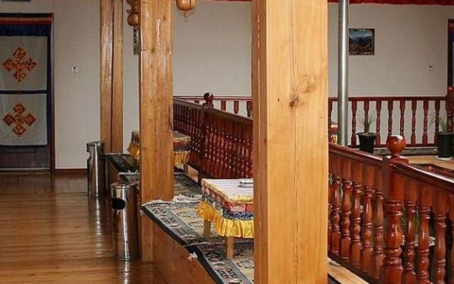 Shangri-la Tibetan Family Inn