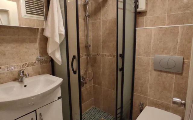 Cozy 1+1 and garden, in center of Kadıköy-İstanbul