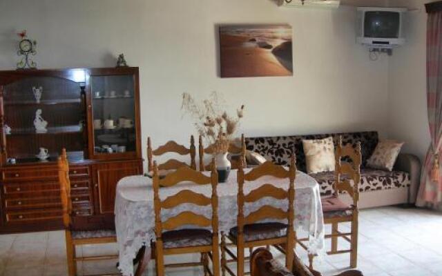 Emilios Apartments