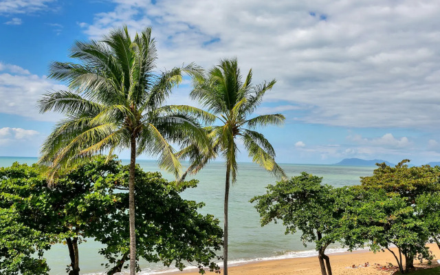 Beachfront Apartments on Trinity Beach
