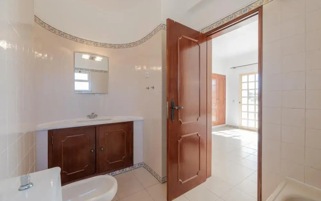 Villa Baltin With 4 Bedrooms and 3 Bathrooms