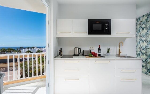 Y1DB Luxurious studio in Playa de LasAmericas